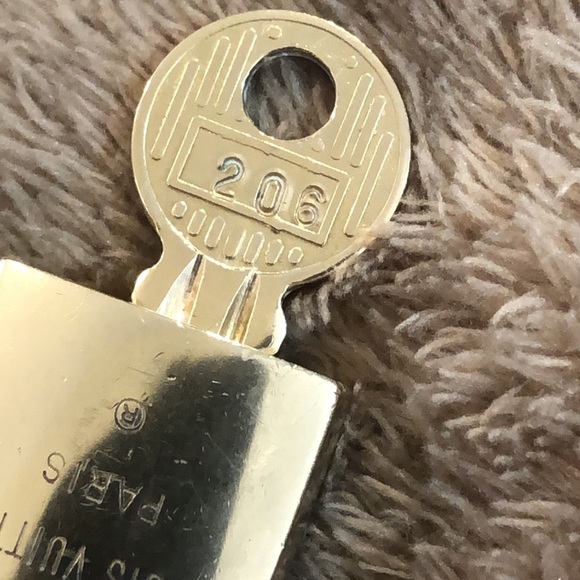 Vintage LV Louis Vuitton Padlock Lock & Key 206 - Picture 10 of 13